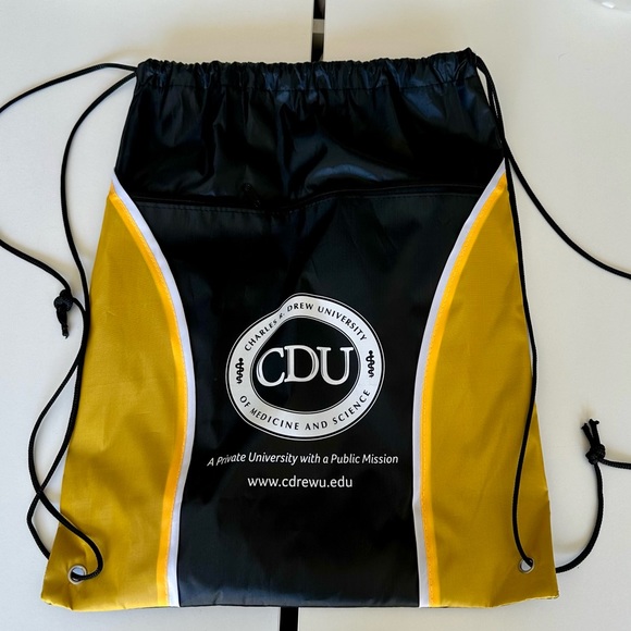 Brand New Drawstring Bag (Front Zipper) plus Brand New Metal Water Bottle - Picture 5 of 11